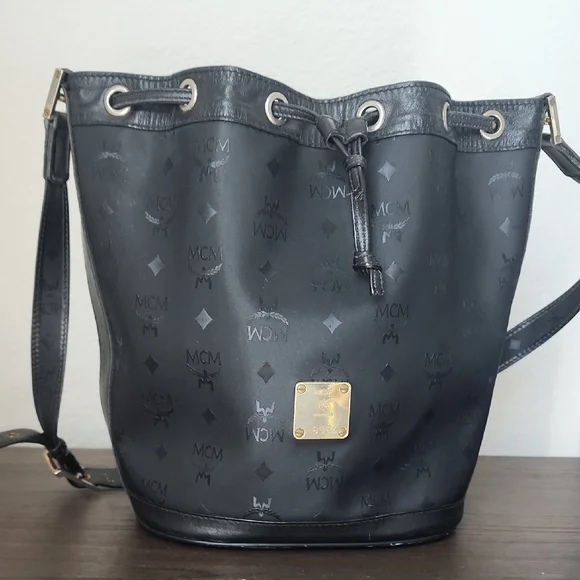 MCM Black Shoulder Bag with Drawstring Closure, Vintage Pre-owned - Picture 3 of 17